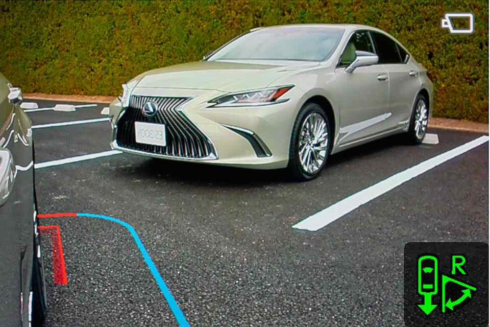 Lexus wants drivers to see out better with digital side mirrors