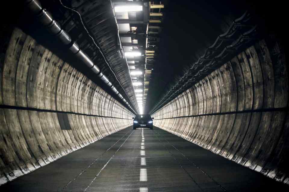 Jaguar I-Pace travels from London to Belgium in a single charge