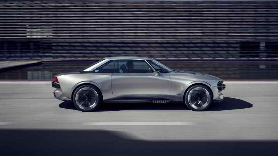 Peugeot e-Legend concept blends retro styling and EV technology Peugeot e-Legend concept blends retro styling and EV technology