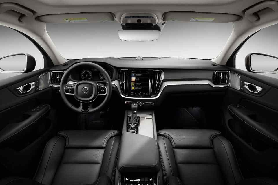 Volvo V60 Cross Country is a cure for the common crossover