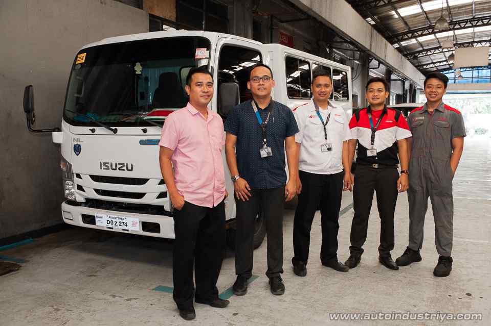 Automotive Careers: How to be a Dealer Service Advisor