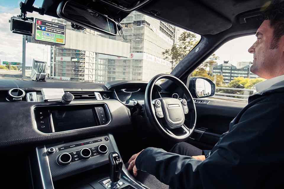 Complicated roads pose no problem for self-driving Range Rover