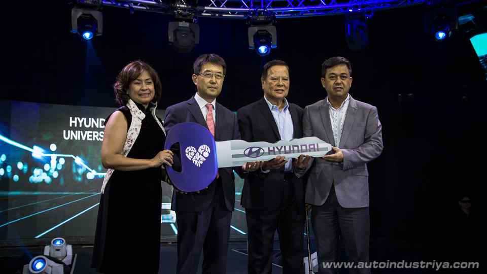 Take a look at Hyundai commercial vehicles at first mobility expo
