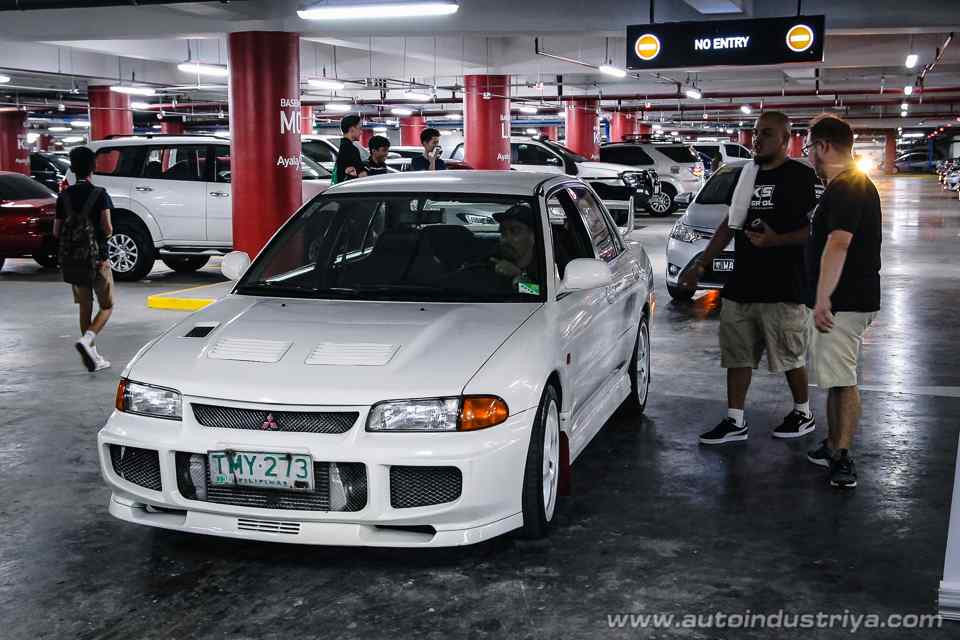 Behind the 90's Nostalgia: The inner workings of a car meet