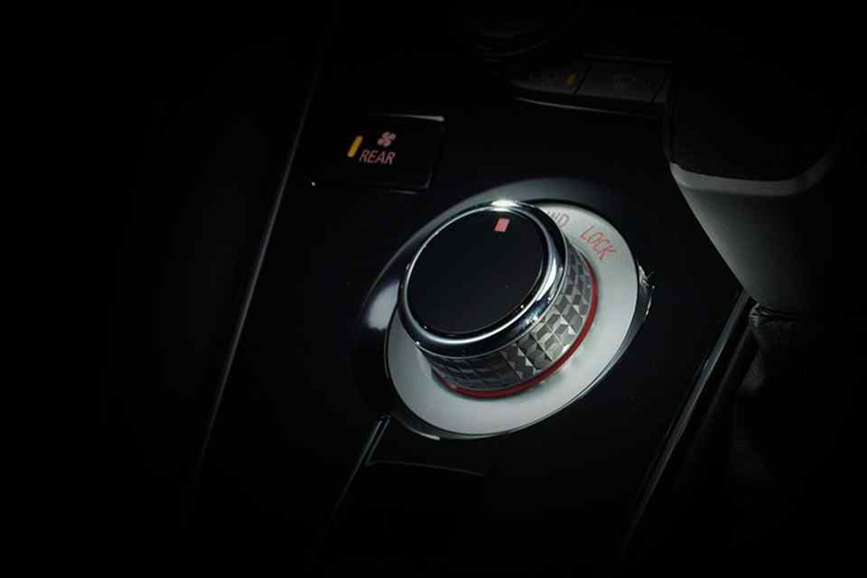 Mitsubish Delica D:5