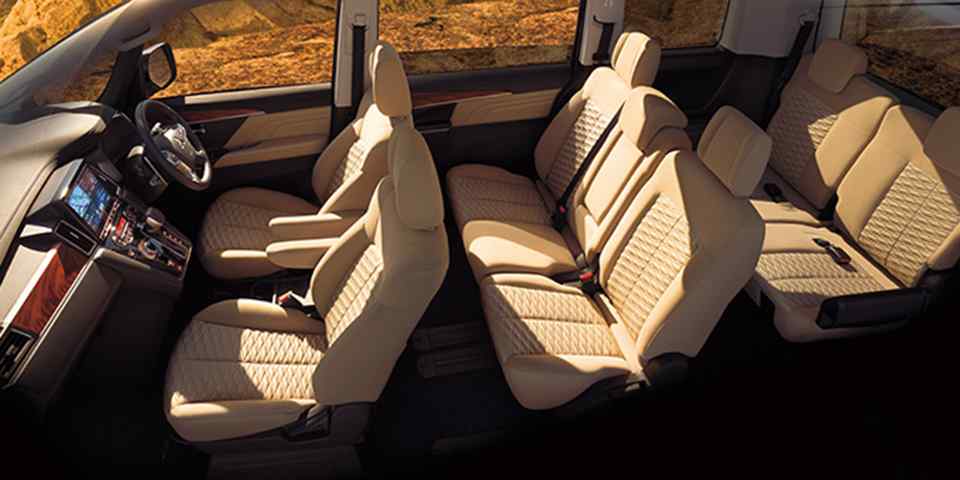 Mitsubish Delica D:5