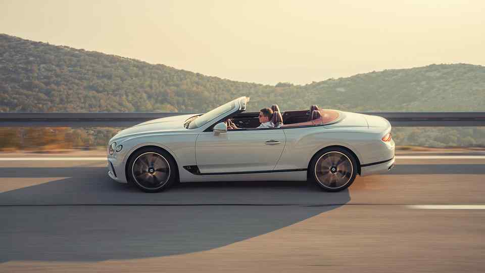 2019 Bentley Continental GT Convertible can hit 333km/h with top down