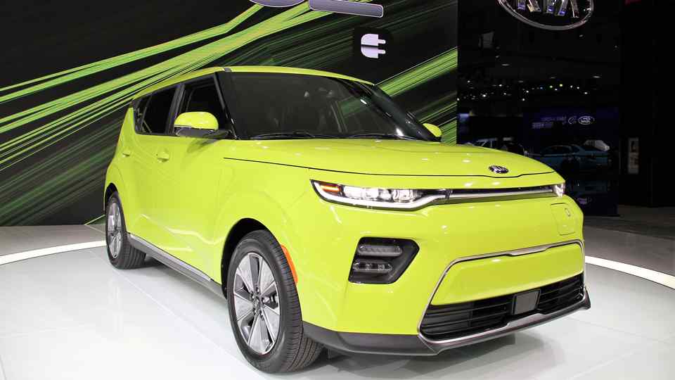 2020 Kia Soul debuts with same boxy shape, more aggressive styling 2020 Kia Soul debuts with same boxy shape, more aggressive styling