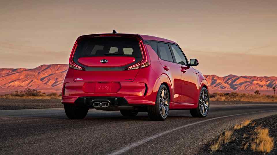 2020 Kia Soul debuts with same boxy shape, more aggressive styling 2020 Kia Soul debuts with same boxy shape, more aggressive styling