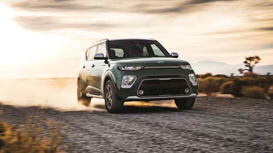 2020 Kia Soul debuts with same boxy shape, more aggressive styling 2020 Kia Soul debuts with same boxy shape, more aggressive styling