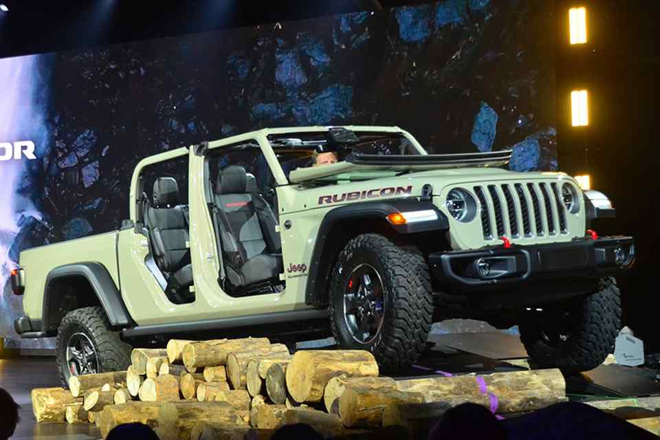 2020 Jeep Gladiator is a Wrangler with a pick-up's bed