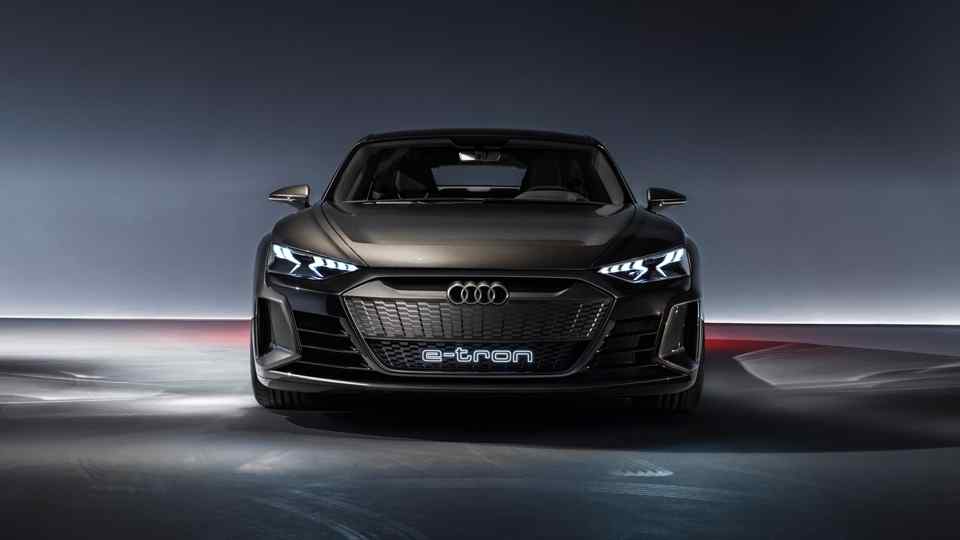 Audi sets sight on Tesla with new e-tron GT concept
