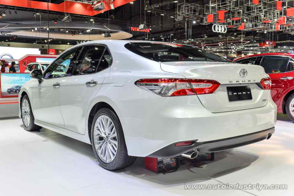 Toyota redefines executive sedan pricing with 2019 Camry Toyota redefines executive sedan pricing with 2019 Camry