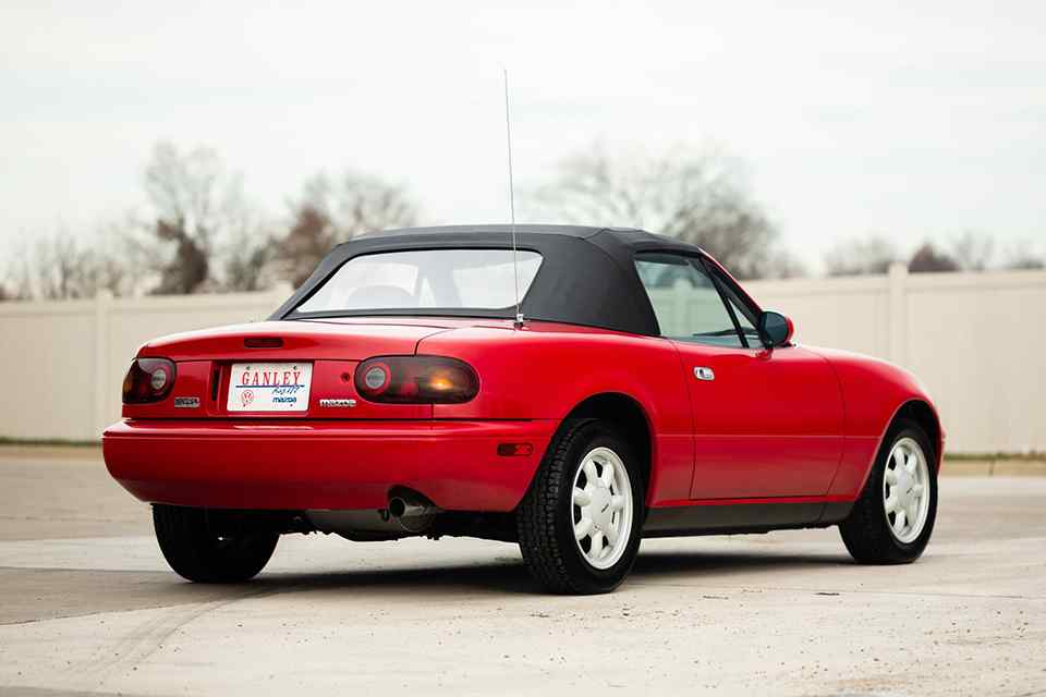 Interested in a well-kept 1990 Mazda MX-5 for Php 1.3M?