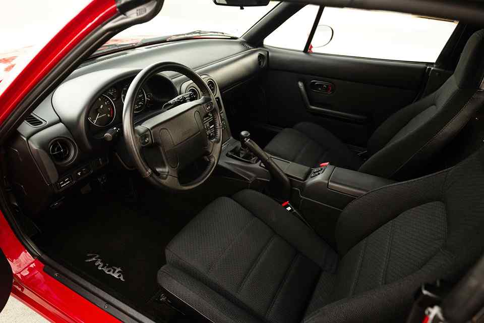 Interested in a well-kept 1990 Mazda MX-5 for Php 1.3M?
