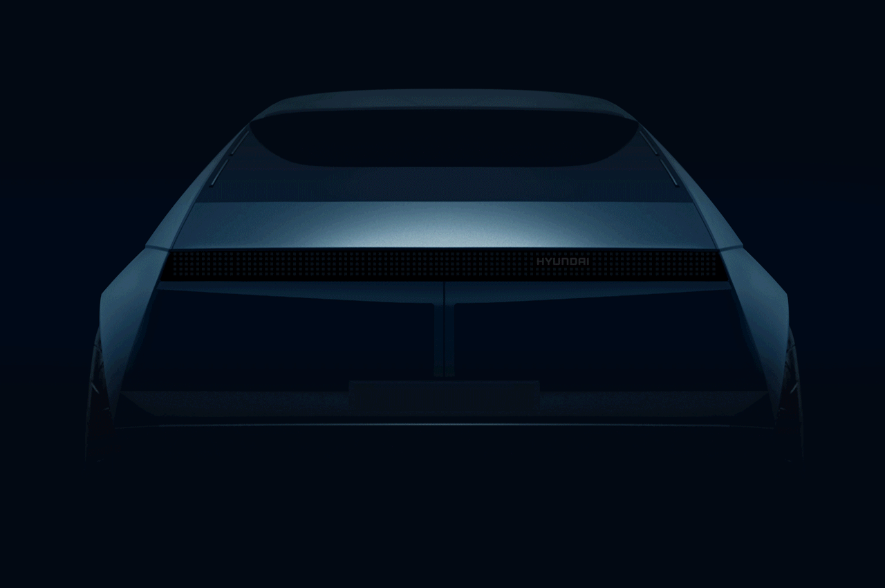 Hyundai 45 Concept has a graphic lightbar for taillights image
