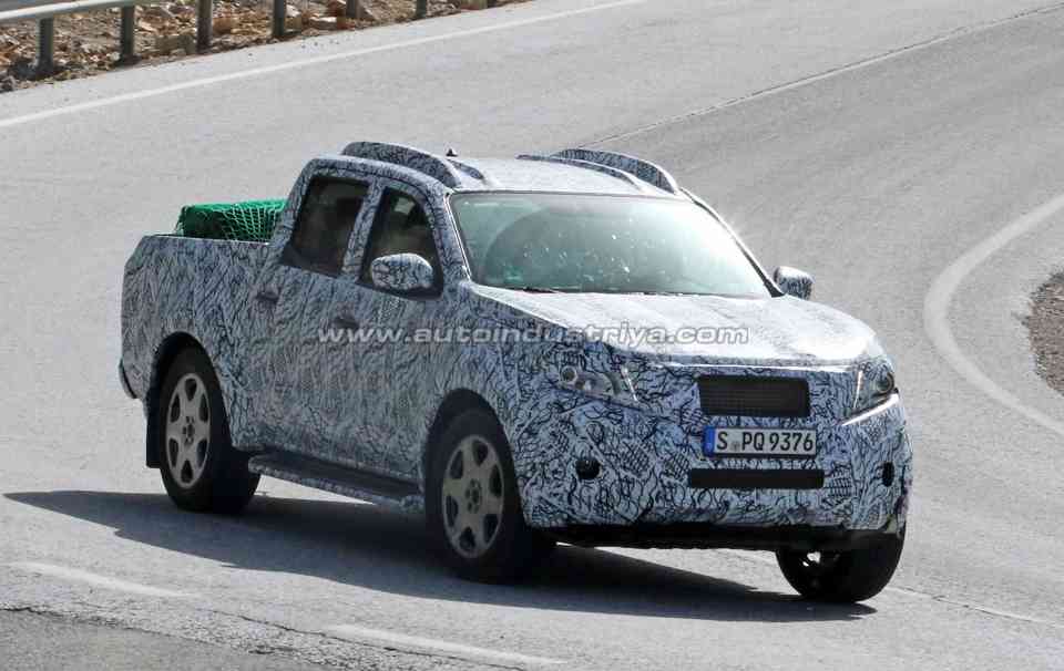 Mercedes-Benz pickup spied